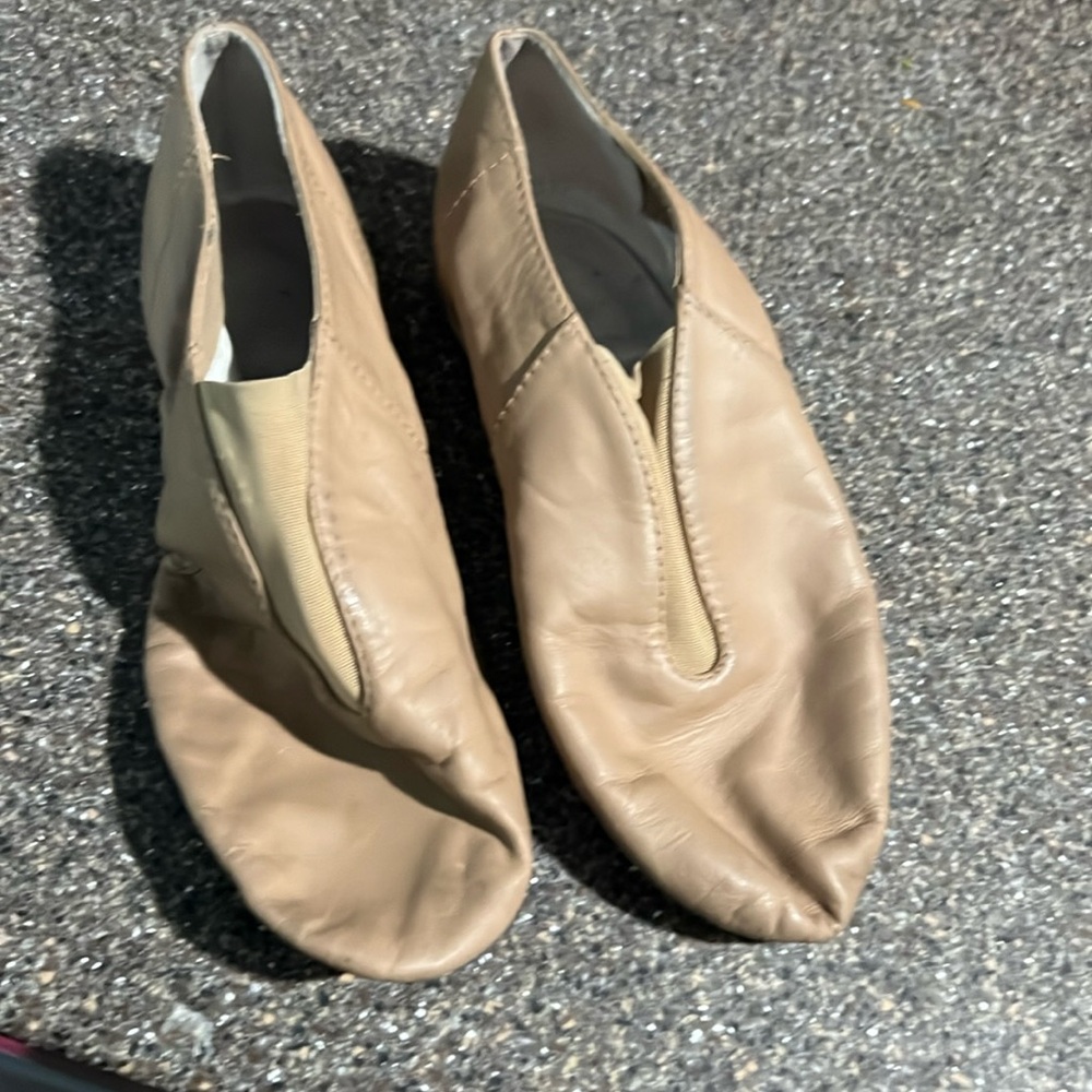 Bloch- jazz  dance shoes  size 6.5 tan